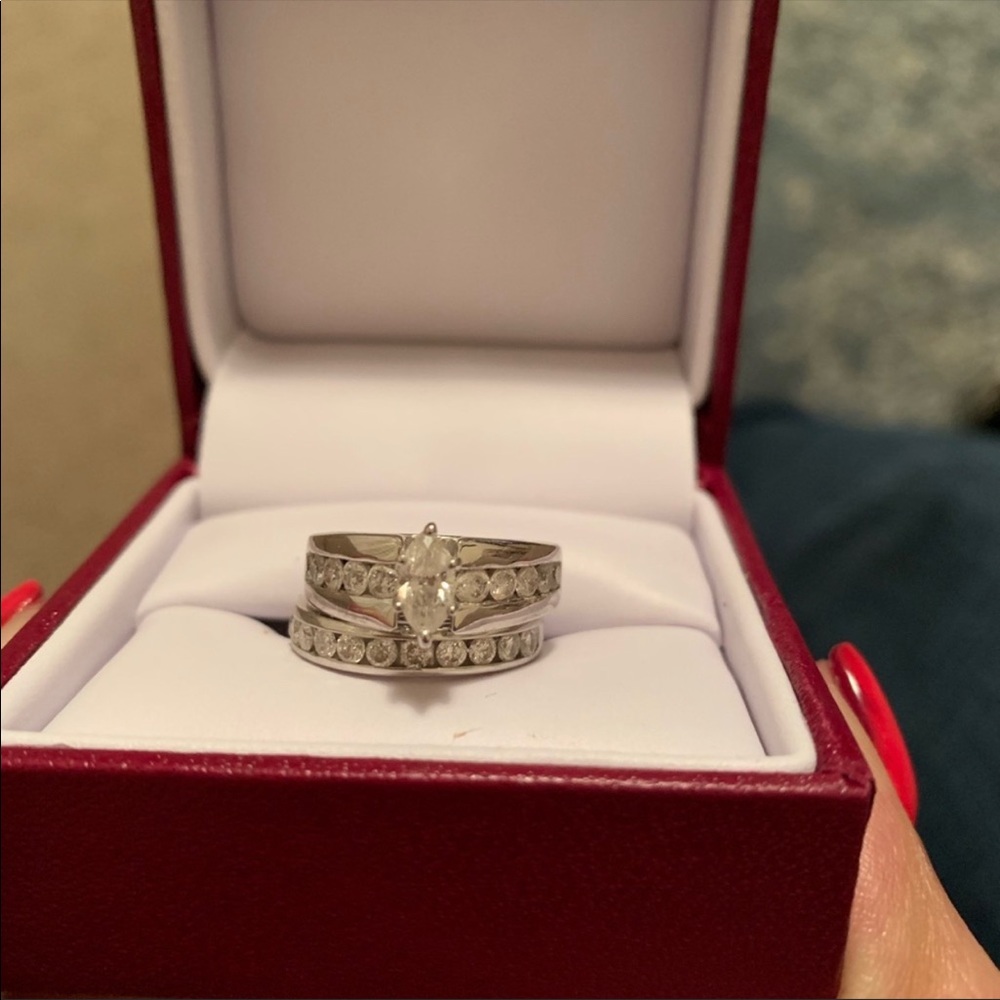 White gold wedding ring set